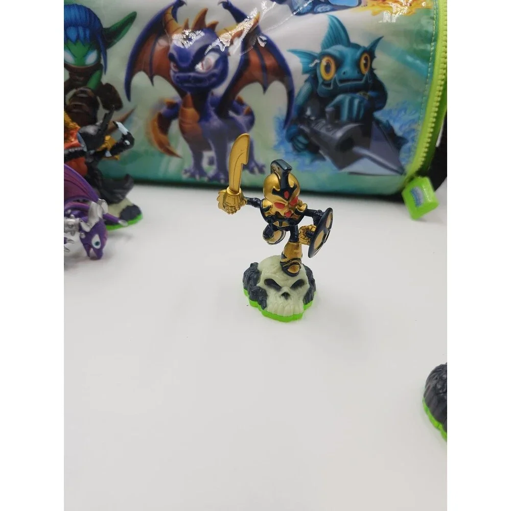 16 Skylanders Spyro's Adventure Zip Up Case